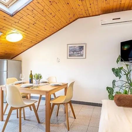 Casa de hóspedes Alida 3*