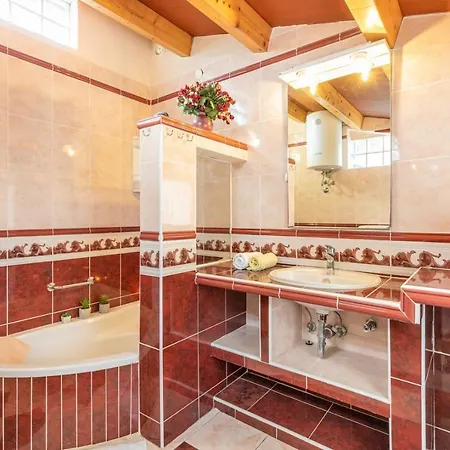 Alida بيت ضيافة 3*