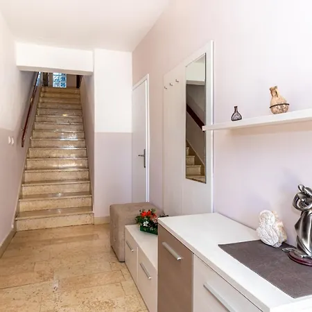 Alida Gostinjska kuća 3*