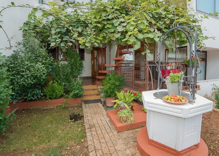 Guest house Alida 3*